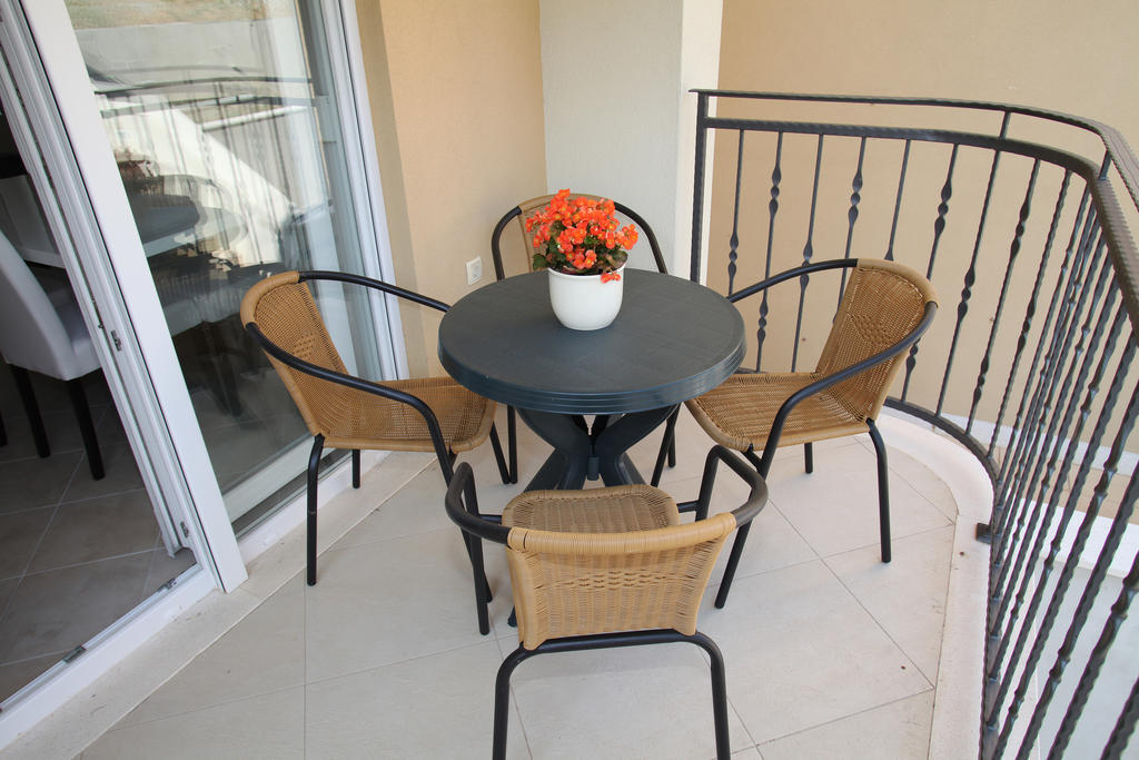 Villa Iris Apartments Seget Vranjica Εξωτερικό φωτογραφία