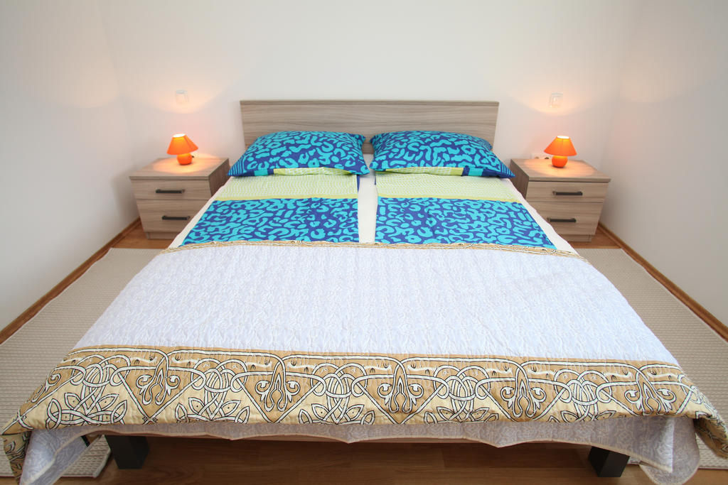 Villa Iris Apartments Seget Vranjica Εξωτερικό φωτογραφία