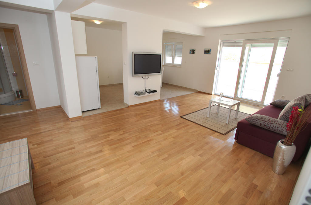 Villa Iris Apartments Seget Vranjica Εξωτερικό φωτογραφία