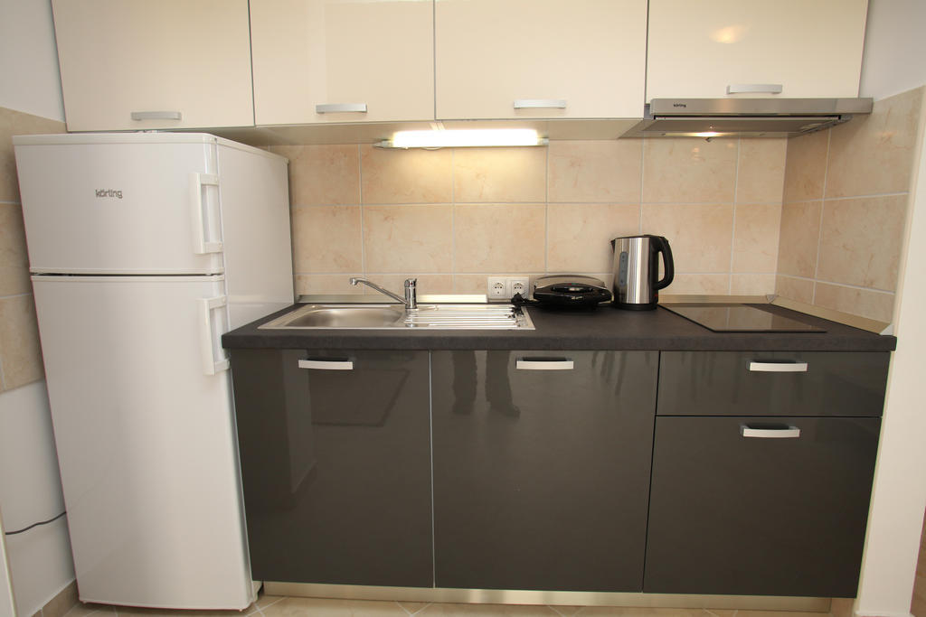 Villa Iris Apartments Seget Vranjica Δωμάτιο φωτογραφία