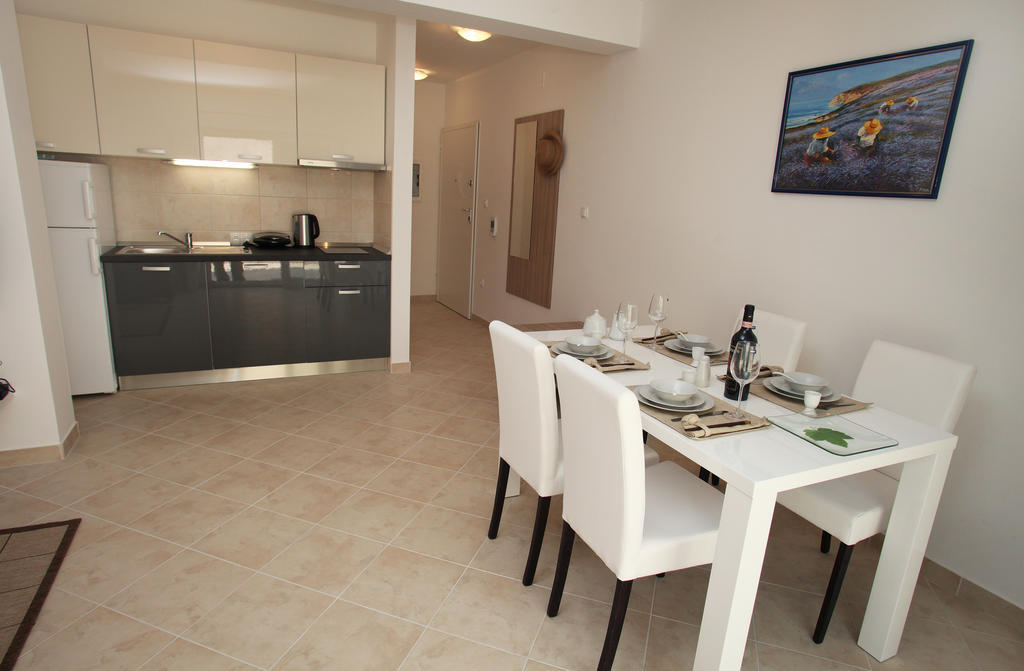 Villa Iris Apartments Seget Vranjica Εξωτερικό φωτογραφία