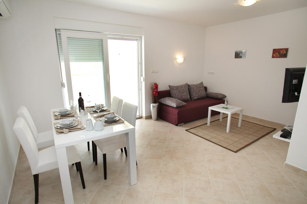 Villa Iris Apartments Seget Vranjica Εξωτερικό φωτογραφία
