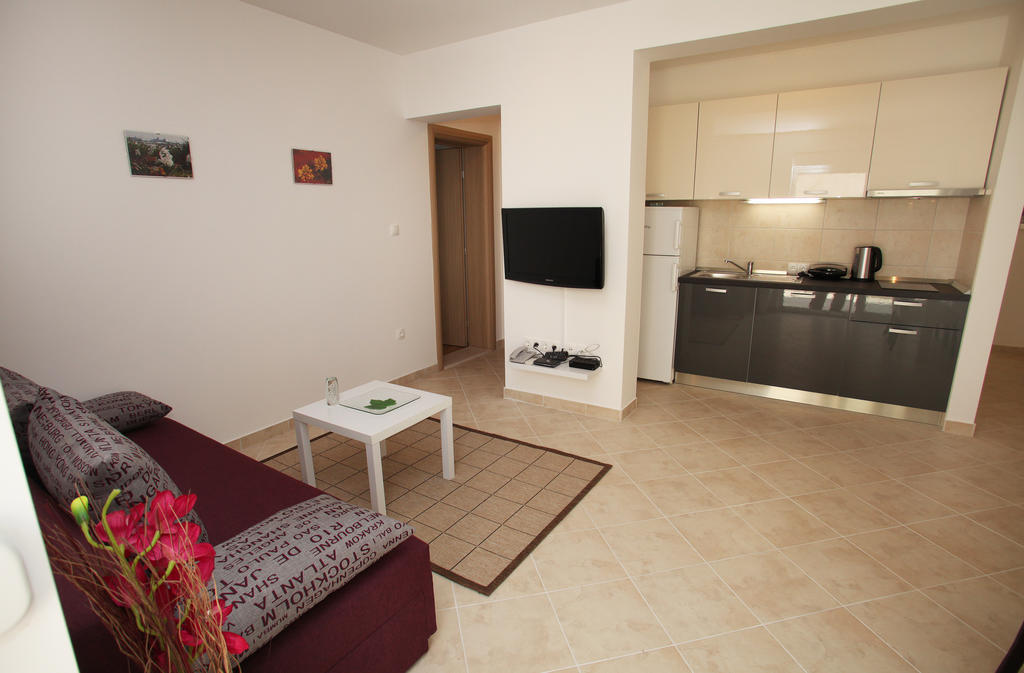 Villa Iris Apartments Seget Vranjica Εξωτερικό φωτογραφία