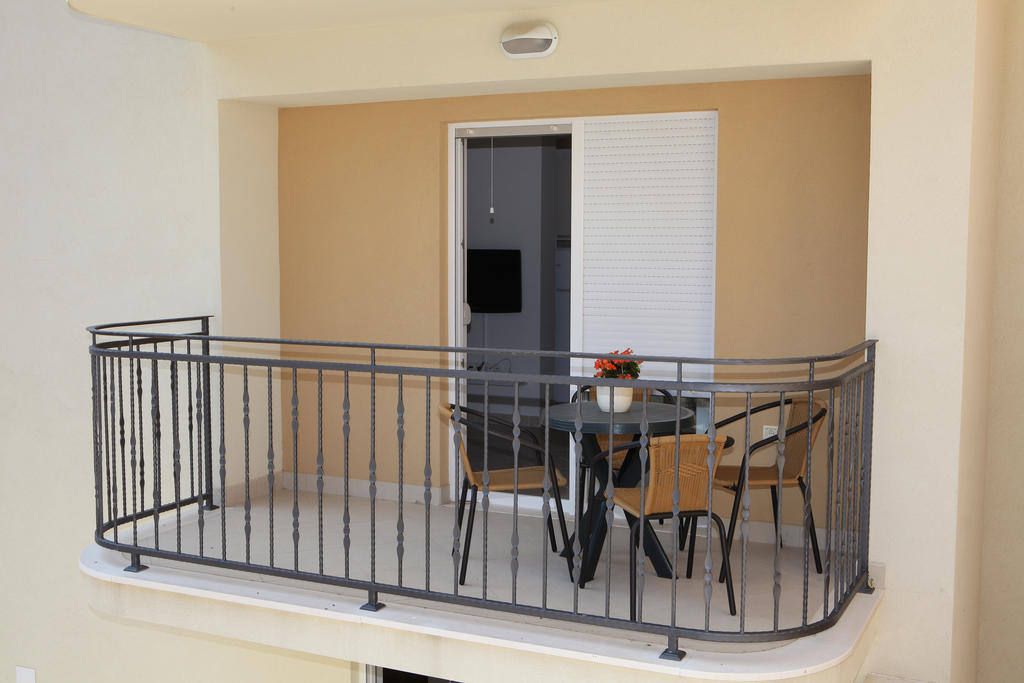 Villa Iris Apartments Seget Vranjica Εξωτερικό φωτογραφία